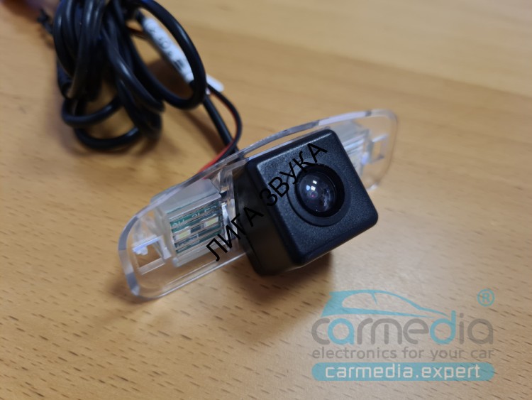 Камера заднего вида Honda Accord VIII 2008-2011, 2012 г.в. CarMedia CM-7218KB CCD-sensor Night Vision 