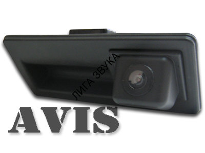 CCD штатная камера заднего вида AVIS AVS321CPR (#003) для VOLKSWAGEN JETTA VI (2011-...) / PASSAT / TIGUAN (2008-...) / TOUAREG II (2010-...) / TOURAN (2010-...), интегрированная с ручкой багажника