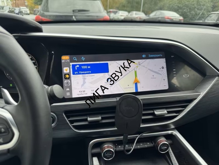 Адаптер CarbitLink для подключения беспроводного Apple CarPlay и Android Auto Radiola RDL-CarbitLink