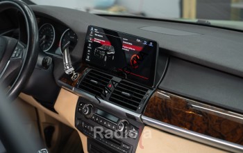 Штатная магнитола BMW X5 E70 / X6 E71 2011-2014 CIC Radiola RDL-1225 Android Замена заводского монитора BMW X6 E71 2011-2014 CIC на 12,3-дюймовый сенсорный экран высокого разрешения 1920х720 под оригинальный дизайн с сохранением всей стилистки BMW.