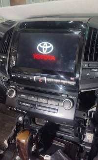 Штатная магнитола Toyota Land Cruiser 200 (2007-15) High Android Carmedia OL-1620-3-J