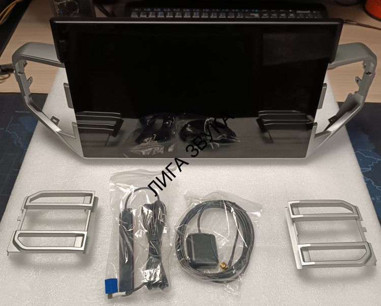 Штатная магнитола Toyota Tundra 2022+ Carmedia MRW-1306